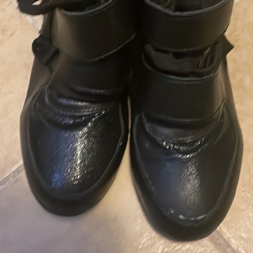 Ashley Stewart sneaker. Heels